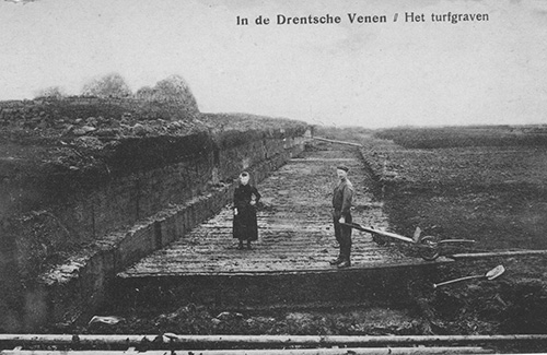 Foto van het turfgraven in Drenthe